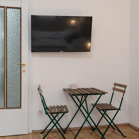 Budget City Stay - Near Wiener Stadthalle Ideal For Longstays Buitenkant foto