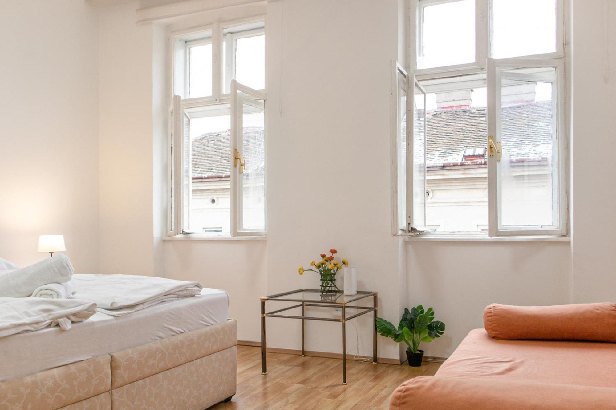 Budget City Stay - Near Wiener Stadthalle Ideal For Longstays Buitenkant foto