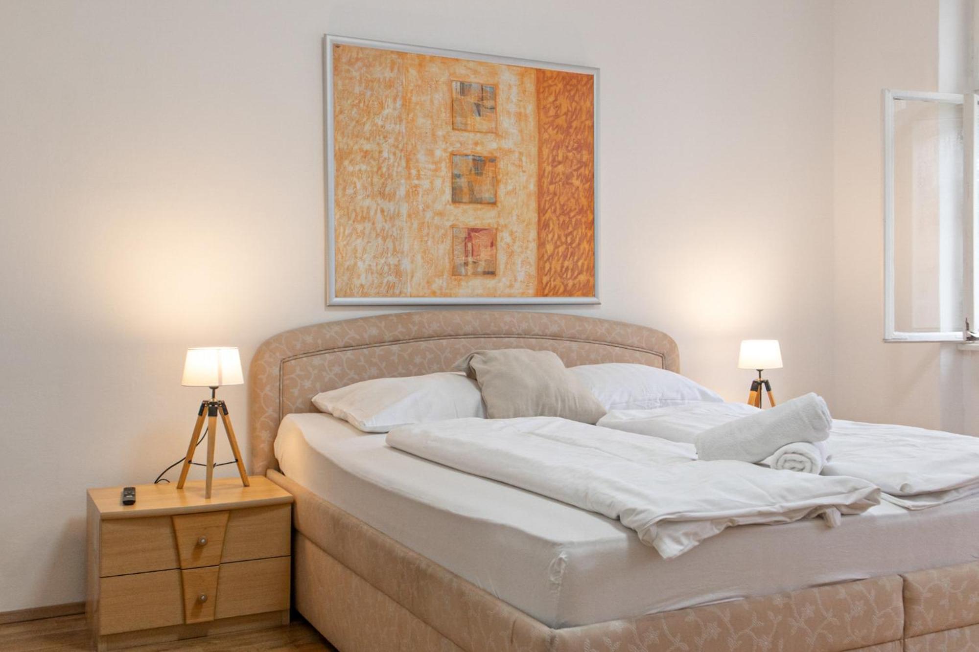 Budget City Stay - Near Wiener Stadthalle Ideal For Longstays Buitenkant foto