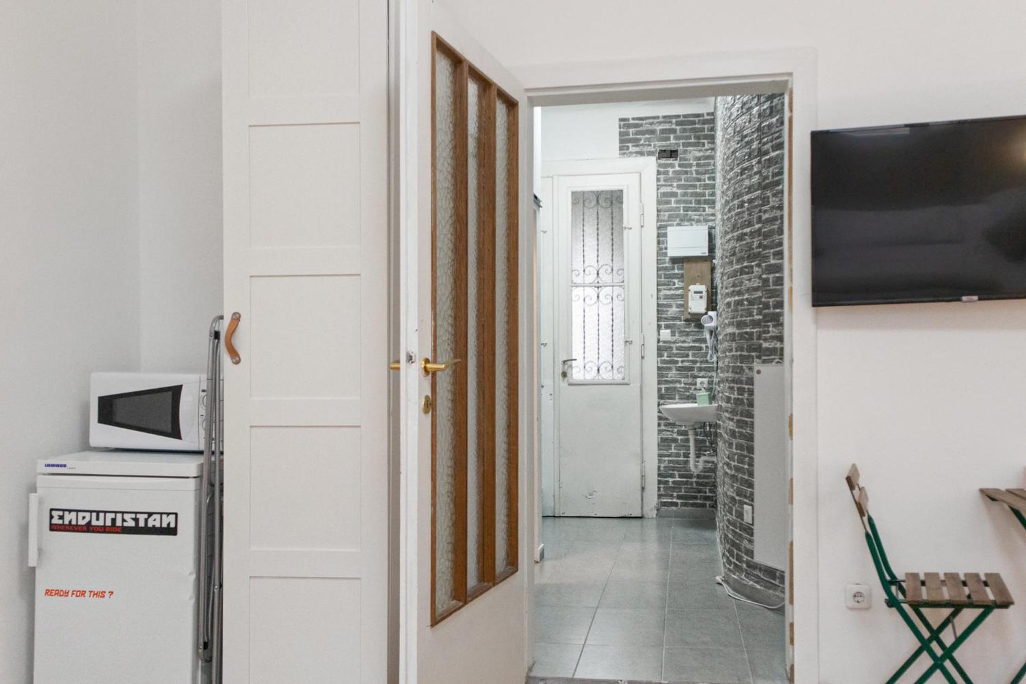 Budget City Stay - Near Wiener Stadthalle Ideal For Longstays Buitenkant foto
